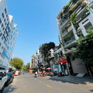 Bán nhà mặt tiền Đào Duy Từ