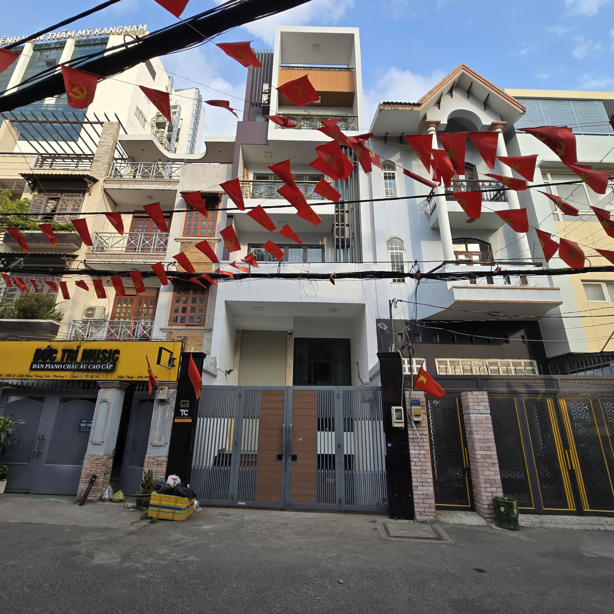 Bán nhà hẻm 658/15-17 CMT8