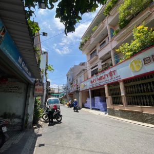 Bán nhà mặt tiền 5 Ca Văn Thỉnh