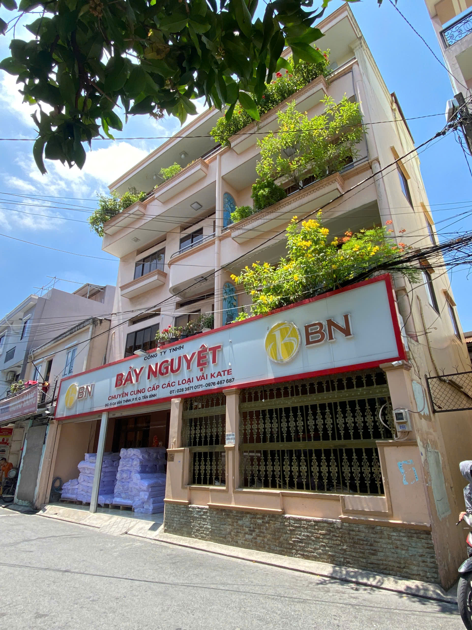 Bán nhà mặt tiền 5 Ca Văn Thỉnh