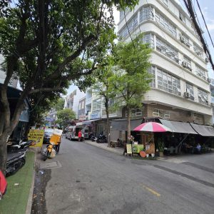 Bán nhà góc 2 mặt tiền Ca Văn Thỉnh