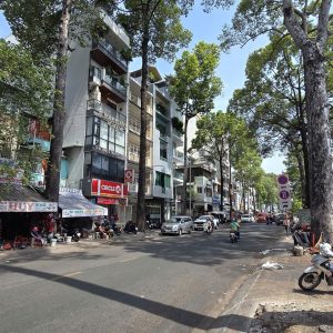 Bán tòa nhà mặt tiền đường Trần Bình Trọng
