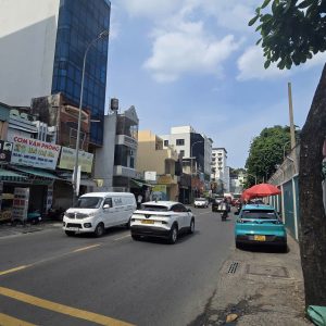 Bán tòa nhà mặt tiền đường Phổ Quang