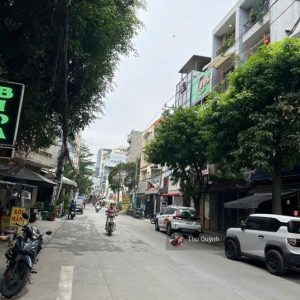 Bán CHDV mặt tiền đường Giải Phóng