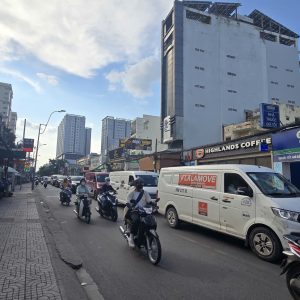 Bán tòa nhà mặt tiền đường Nguyễn Xí