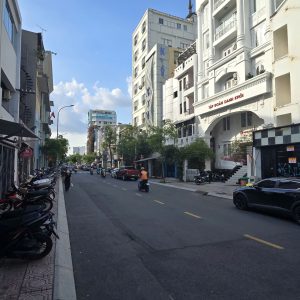 Bán tòa nhà góc 2 mặt tiền đường Trần Nhật Duật